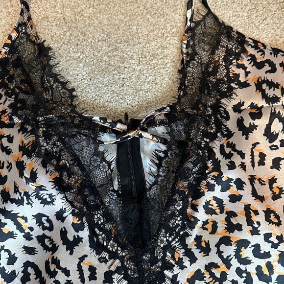 NWOT Cheetah print spaghetti strap lace trim nightgown. - Picture 4 of 5